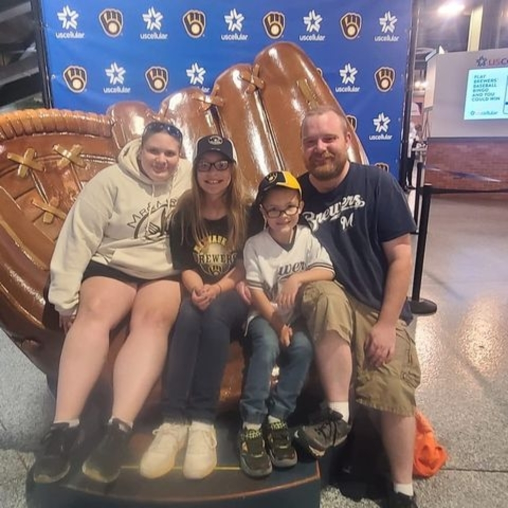 Meet your Posher, Casey n amanda